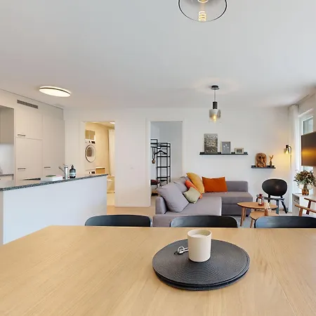 דירה Bright Flat With Terrace In *